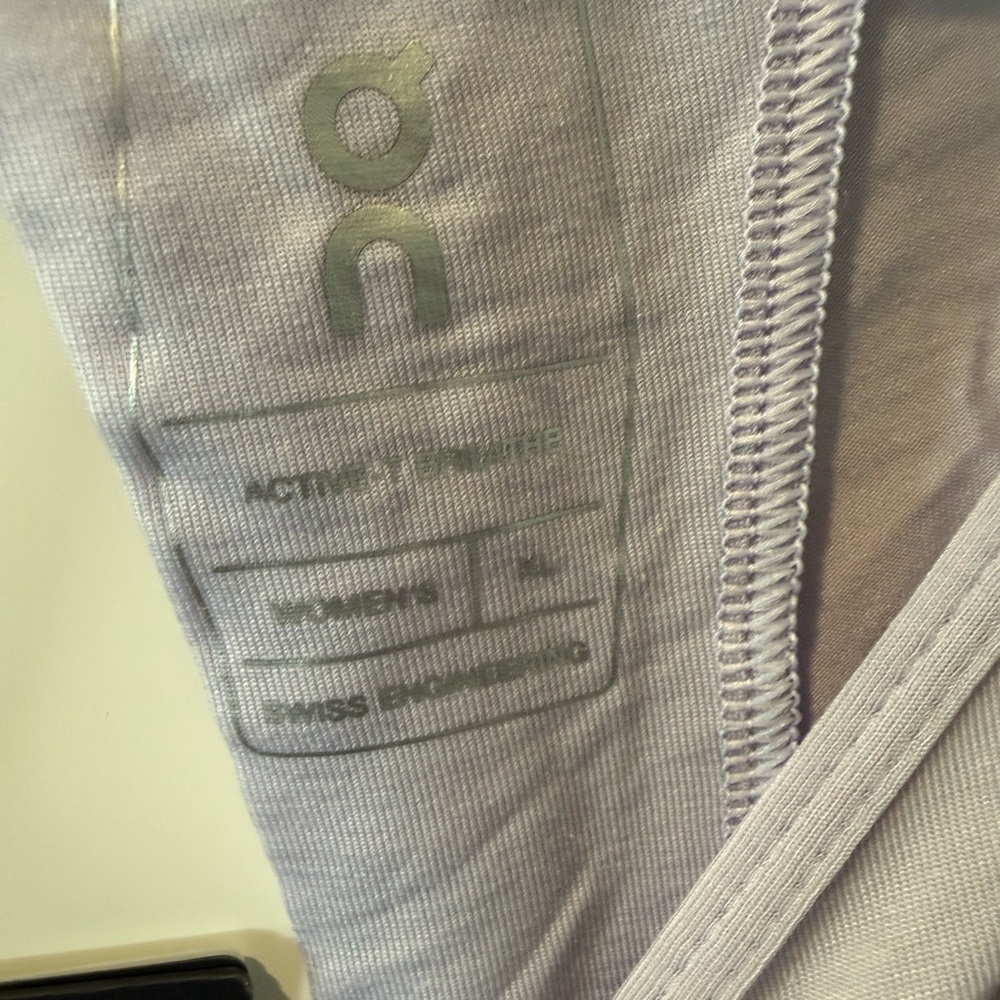 On Running Lavender Short Sleeve Tee size XL - Picture 2 of 3